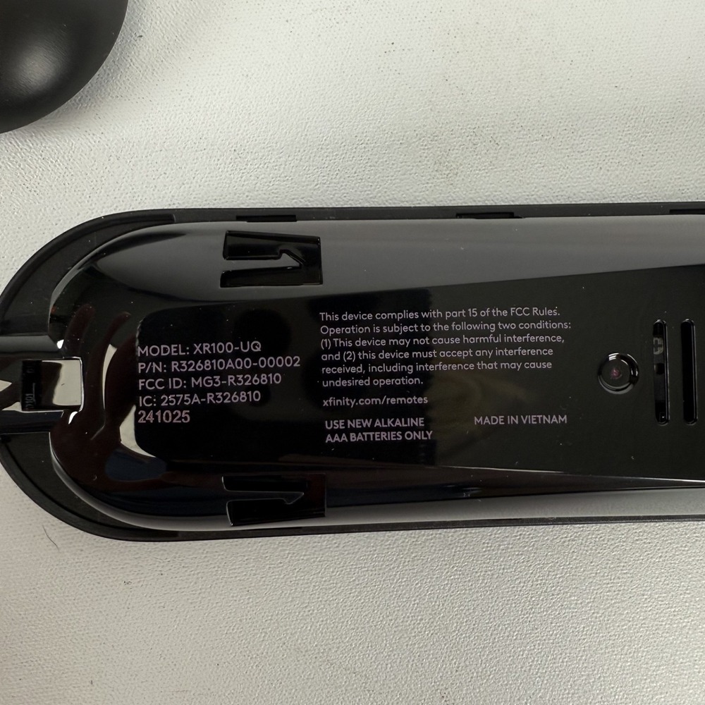 Xumo Xfinity Comcast XR100 Streaming Smart Receiver Device Remote Voice Control - Picture 4 of 4